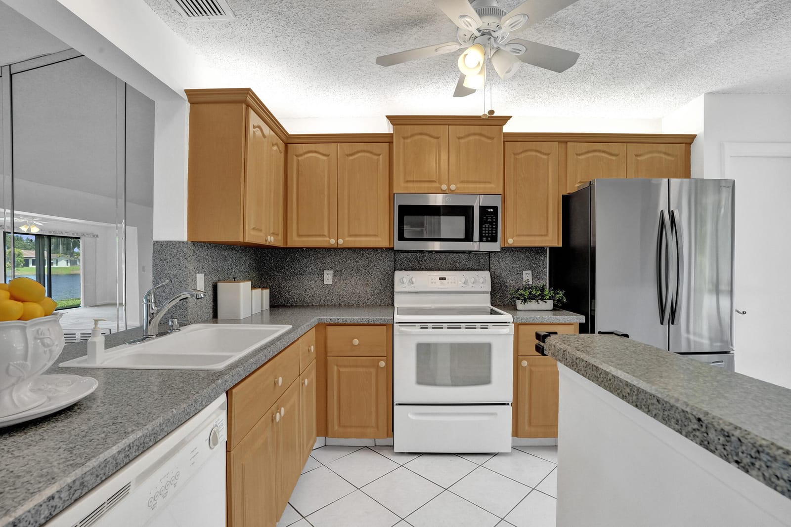 2129 SW 17TH Circle, Deerfield Beach, FL 33442 photo 6