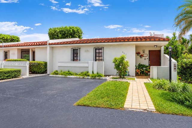 621 SW 93rd Court, Miami, FL 33174