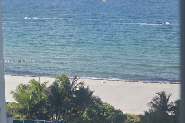 5005 Collins Avenue 1023, Miami Beach, FL 33140