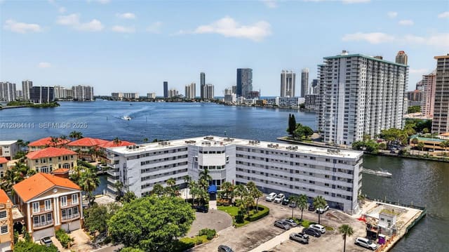 4000 NE 170th Street 606, North Miami Beach, FL 33160