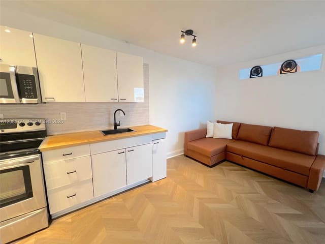1255 Collins Avenue 604, Miami Beach, FL 33139