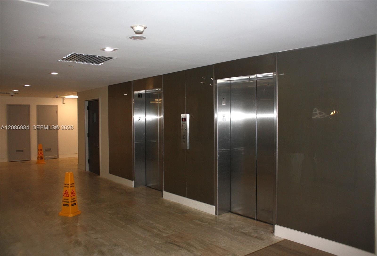 4200 Hillcrest Drive 618 — photo 10