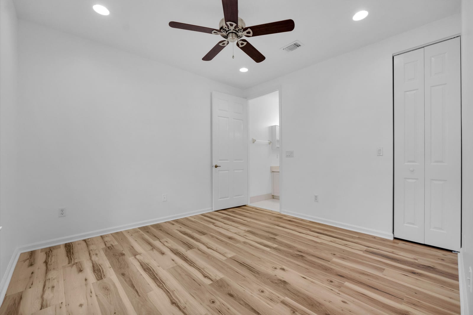 3933 MONARCH Lane — photo 6