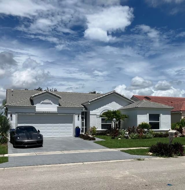 8280 Lake Cypress Road, Lake Worth, FL 33467