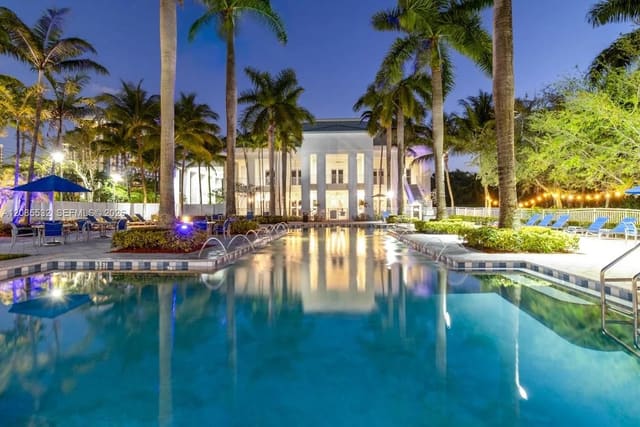 5300 NW 87th Avenue 1512, Doral, FL 33178
