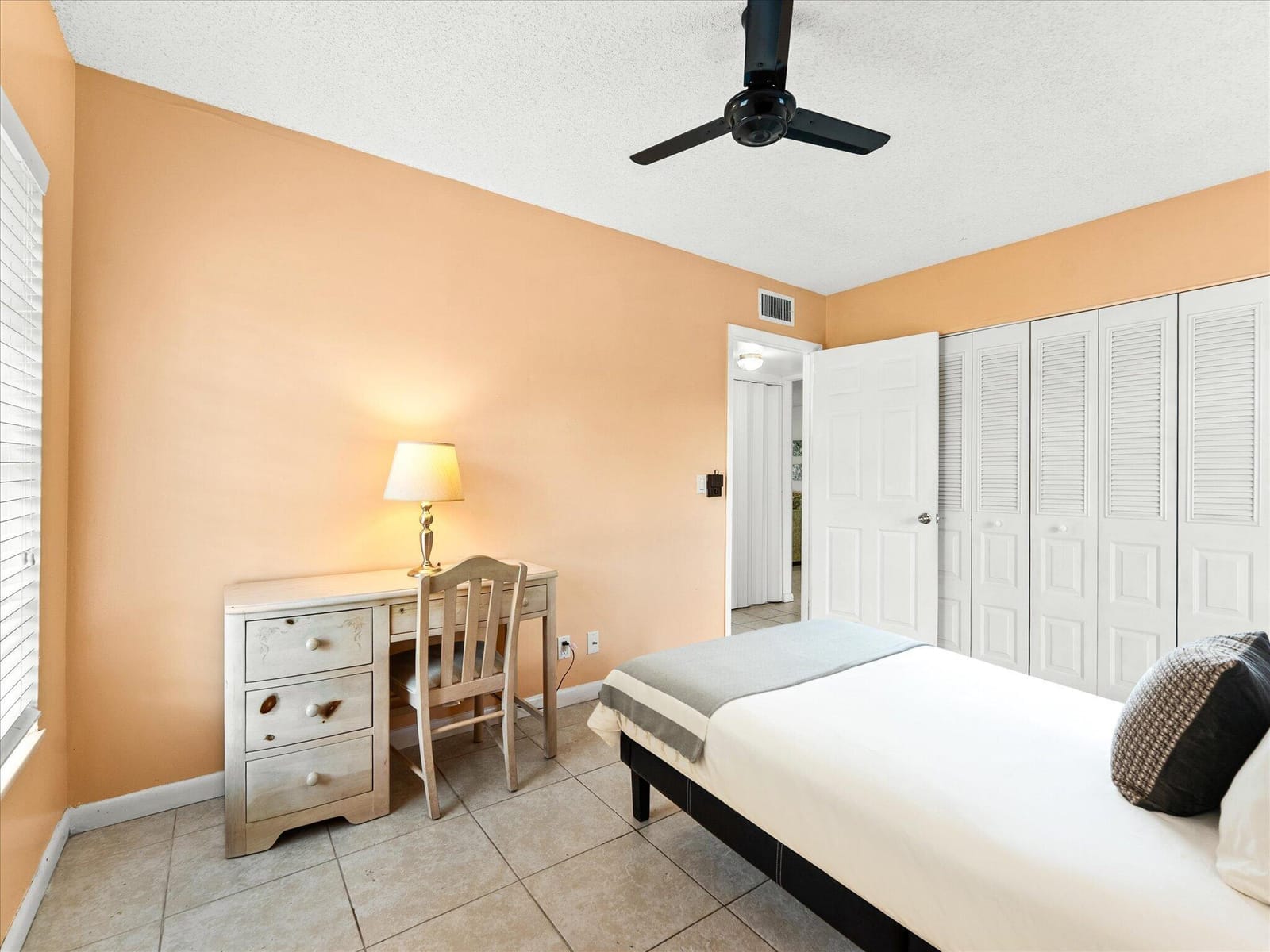 341 A Covered Bridge Boulevard, Lake Worth, FL 33467 photo 13