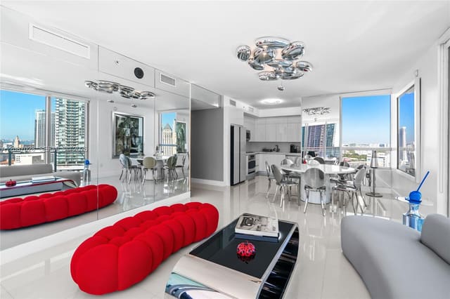 90 SW 3rd Street 2204, Miami, FL 33130