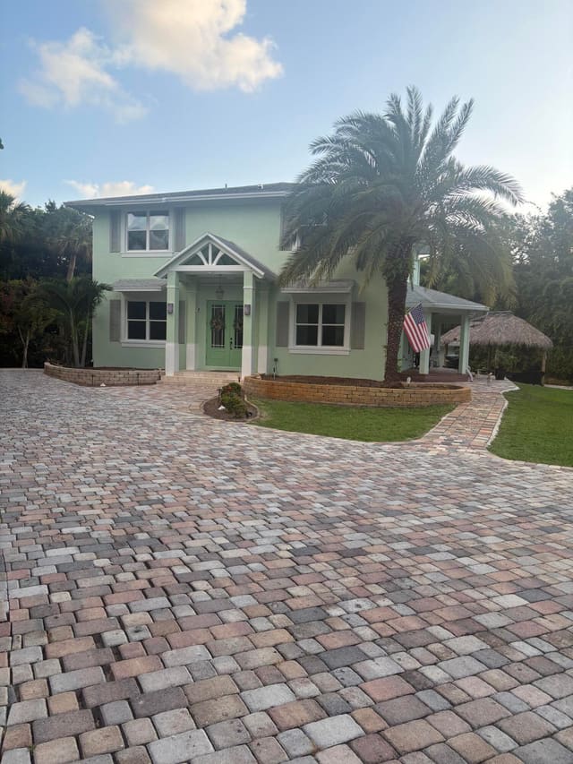 172 S RIVER Road, Sewalls Point, FL 34996