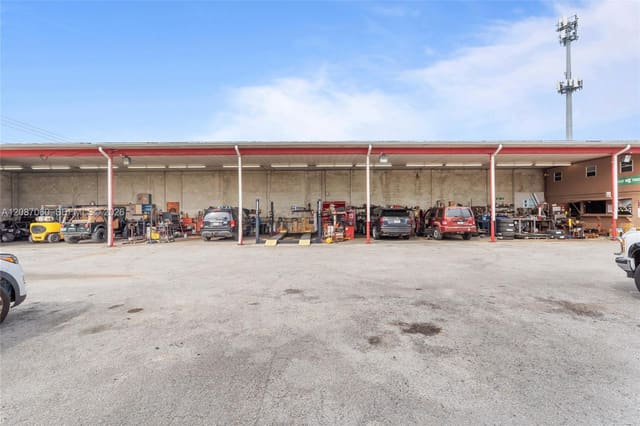 105 NE 1st Road, Homestead, FL 33030