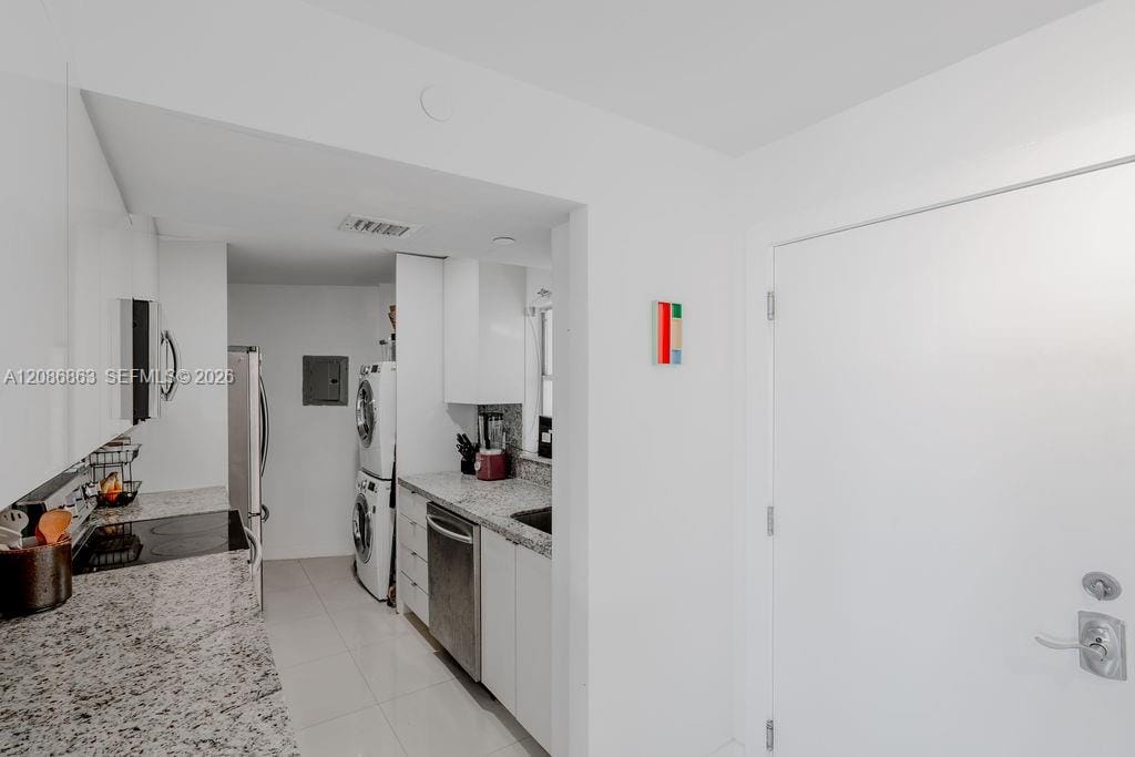 1881 Washington Avenue 11D — photo 6