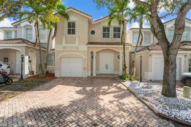 4873 NW 107th Path, Doral, FL 33178