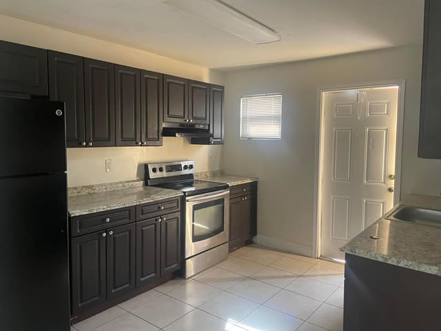 2830 Avenue S D1, Riviera Beach, FL 33404