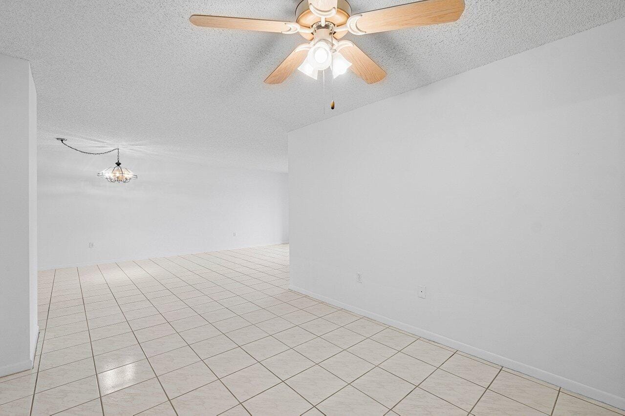 6112 Huntwick Terrace 102 — photo 11