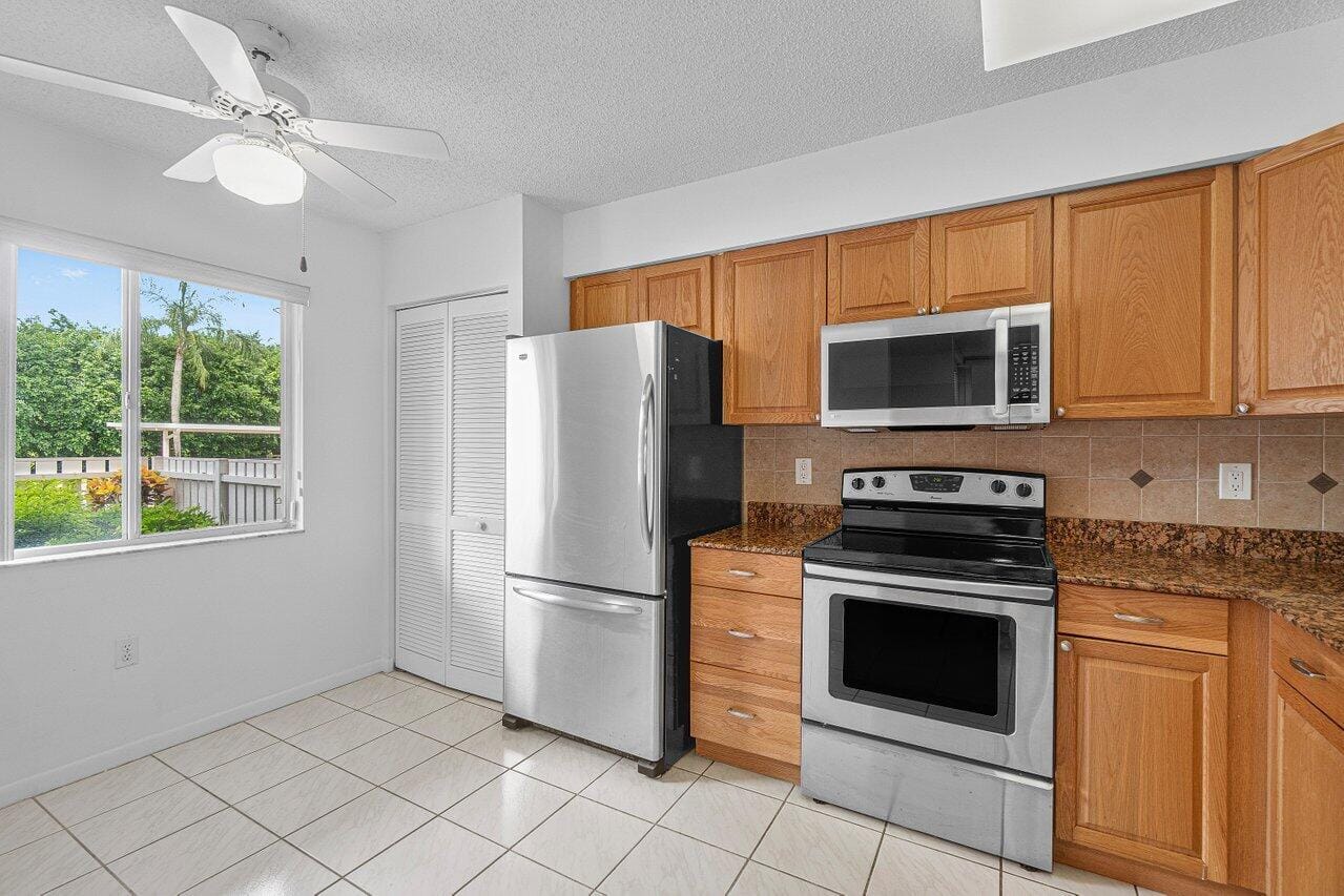 6112 Huntwick Terrace 102 — photo 12