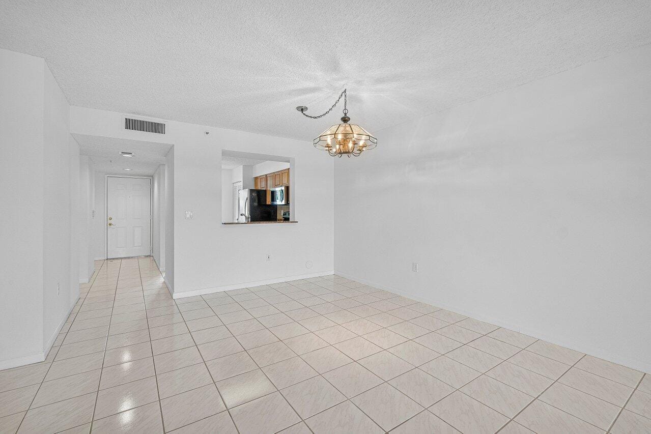 6112 Huntwick Terrace 102 — photo 7