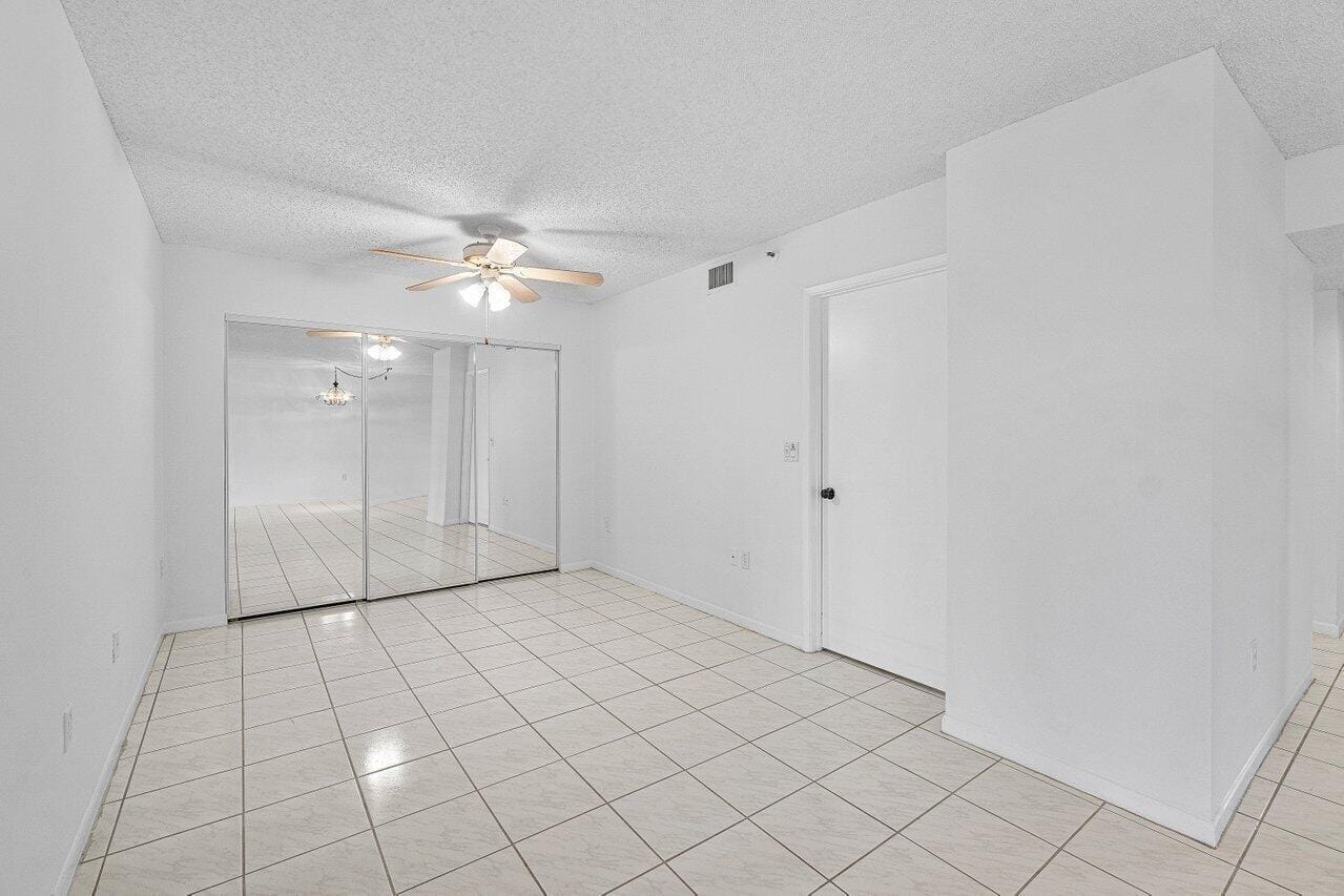6112 Huntwick Terrace 102 — photo 10