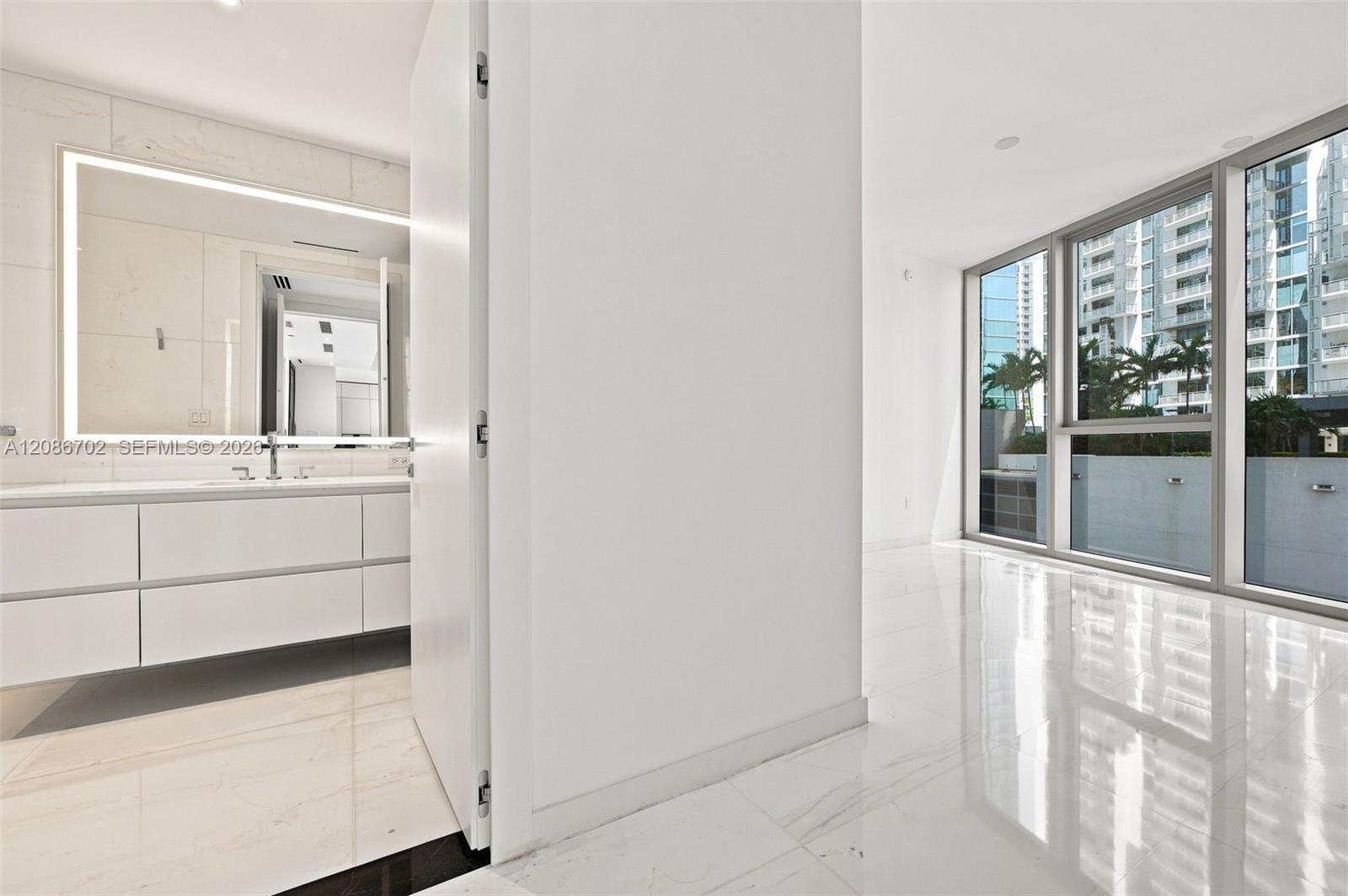 300 Biscayne Blvd Way 1106, Miami, FL 33131 photo 16
