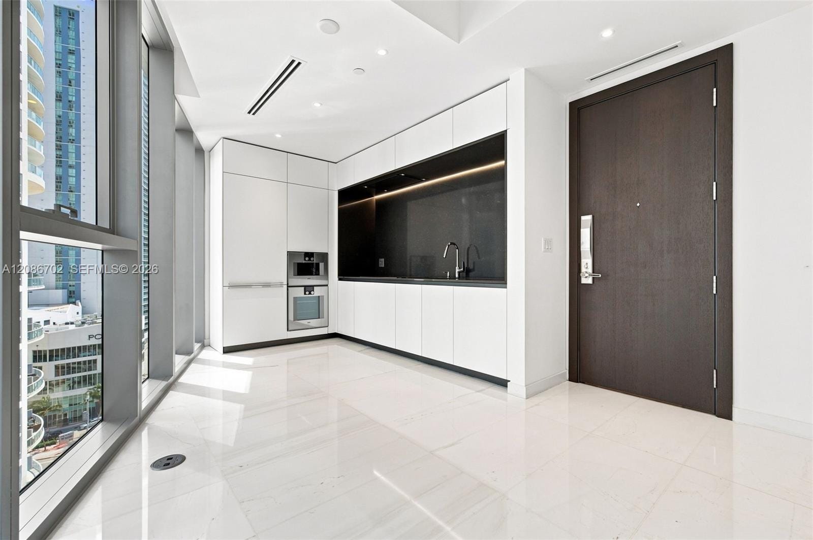 300 Biscayne Blvd Way 1106 — photo 3