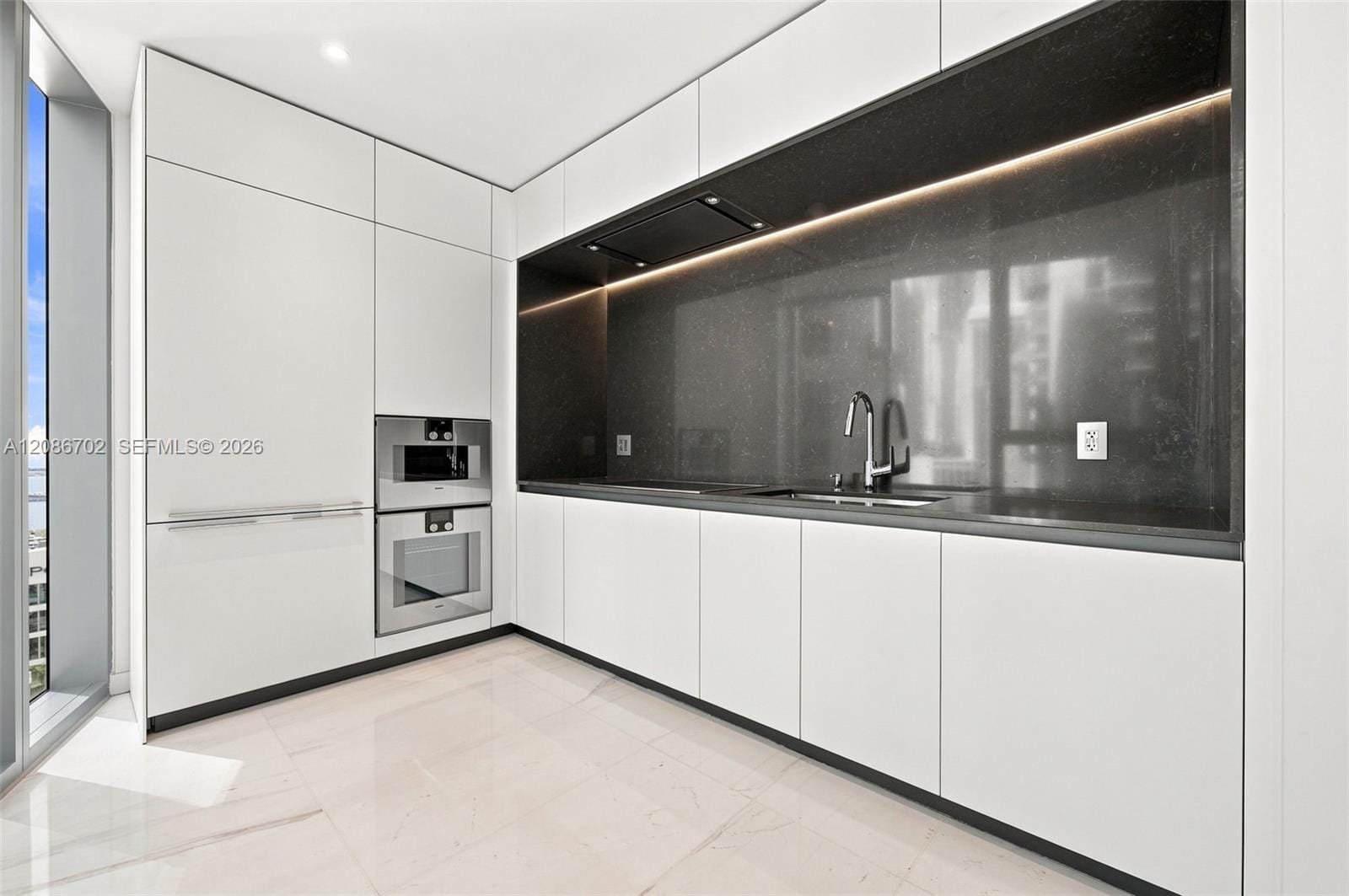 300 Biscayne Blvd Way 1106 — photo 8