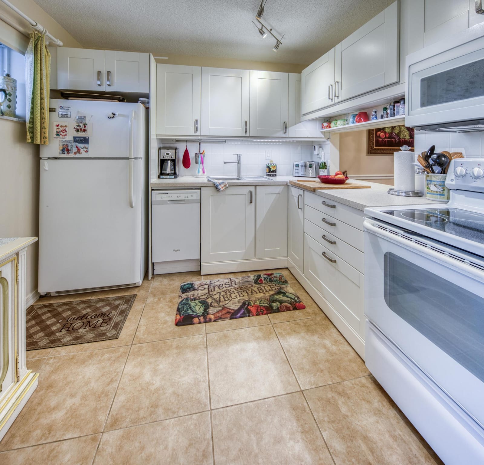 2728 GARDEN Drive N 413 — photo 8