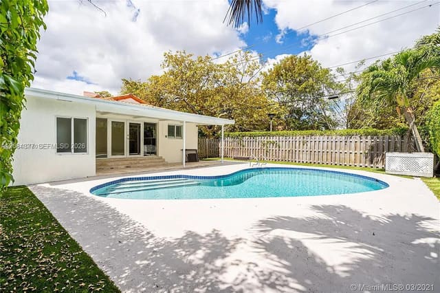 375 SW 20th Road 1, Miami, FL 33129