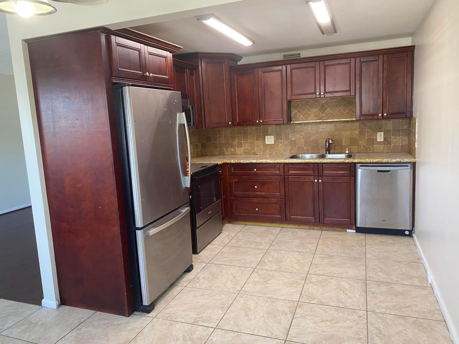 4052 Hythe C — photo 11