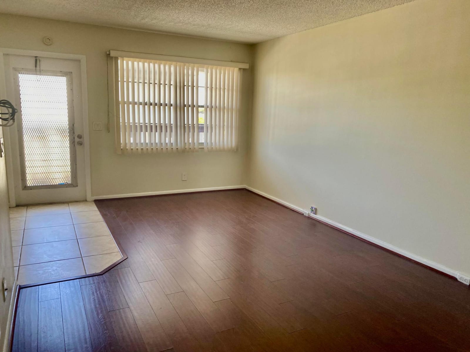 4052 Hythe C — photo 5