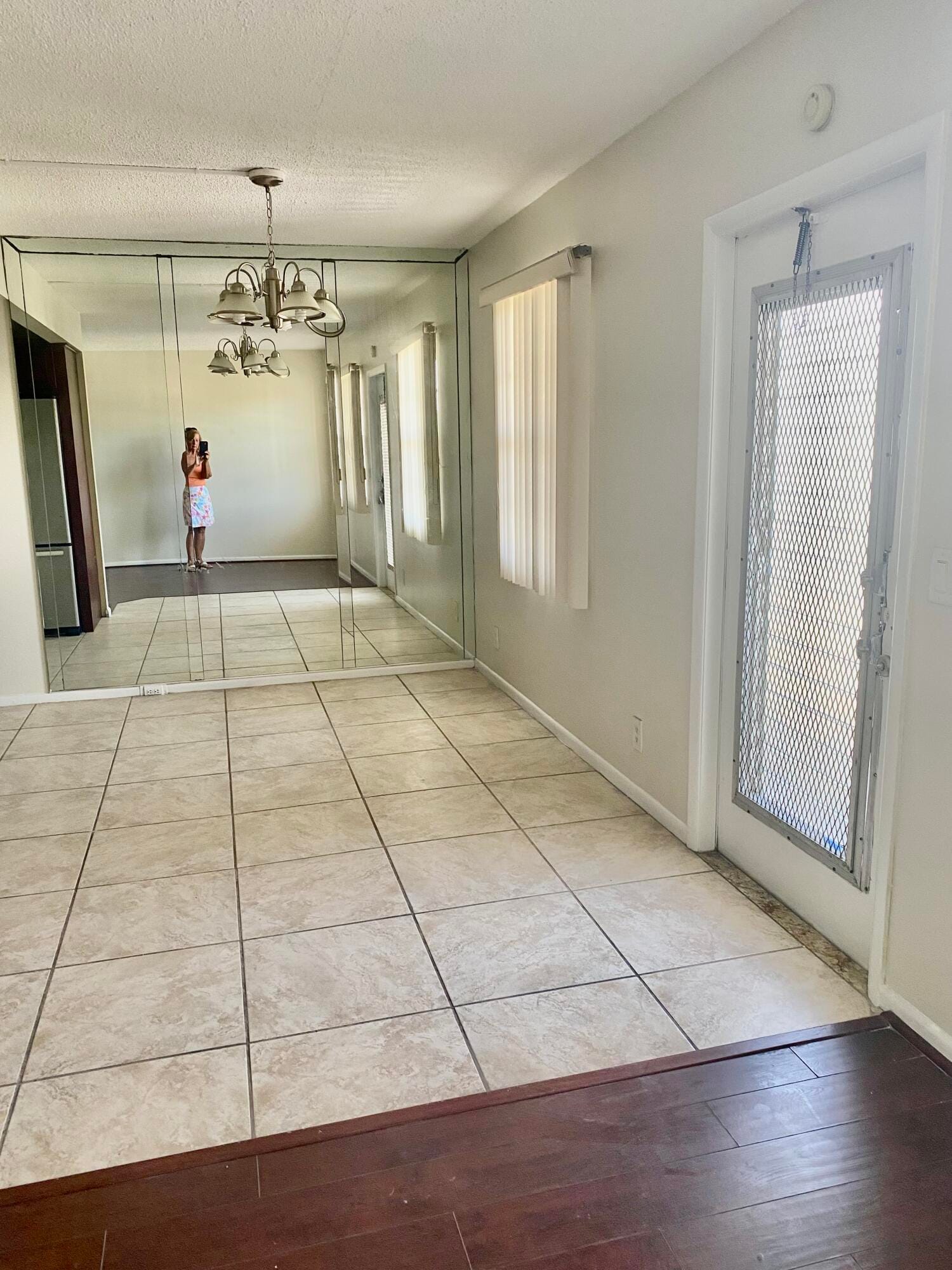 4052 Hythe C — photo 10
