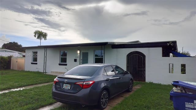 11260 SW 57th Terrace, Westwood Lake 9th Addn, Miami, FL