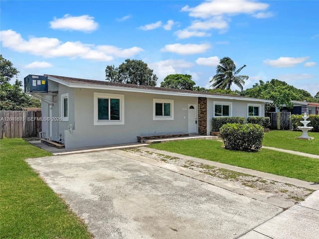3241 NW 4th Street, Browardale, Lauderhill, FL