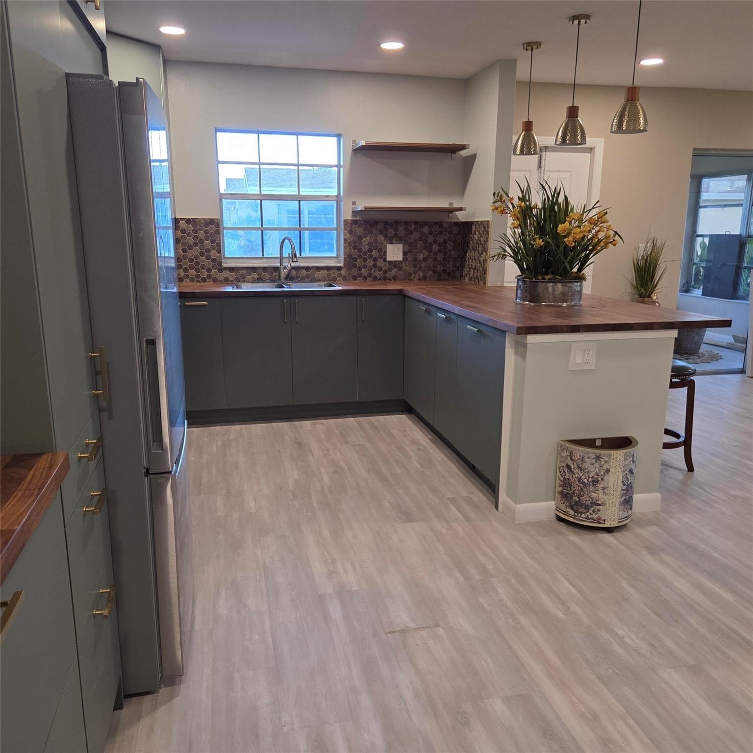5385 LAKEFRONT Boulevard A — photo 4