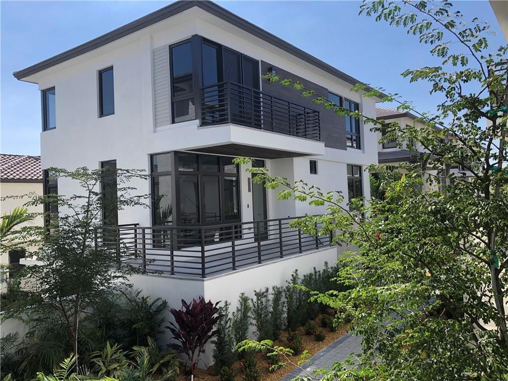 8243 NW 48th Street