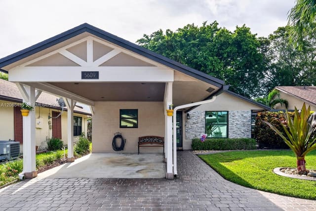 5609 SW 97th Terrace, Cooper City, FL 33328