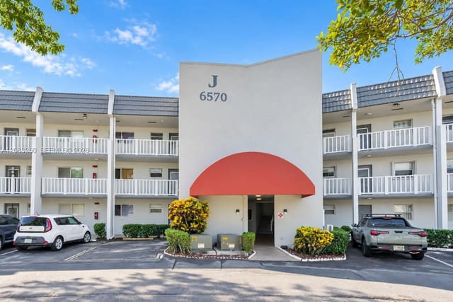 6570 Royal Palm Boulevard 302J, Margate, FL 33063