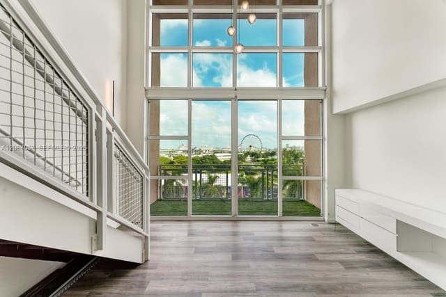 253 NE 2nd Street 630, Vizcayne South, Miami, FL