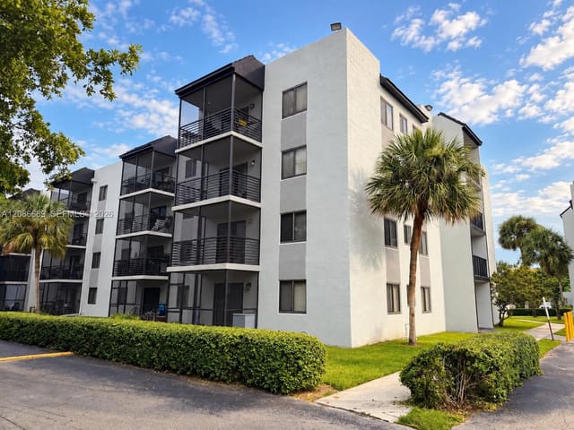 3720 N Pine Island Road 237, Sunrise, FL 33351