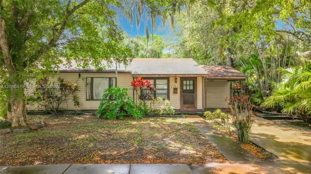 1580 NE 132nd Road, North Miami, FL 33161