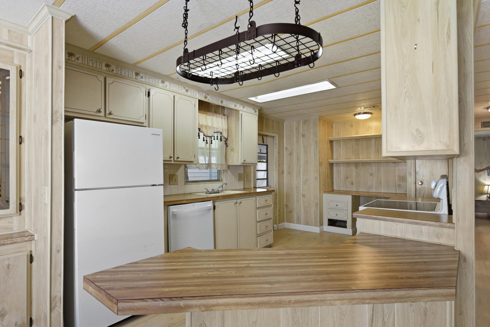 7983 SE SARATOGA Drive — photo 4