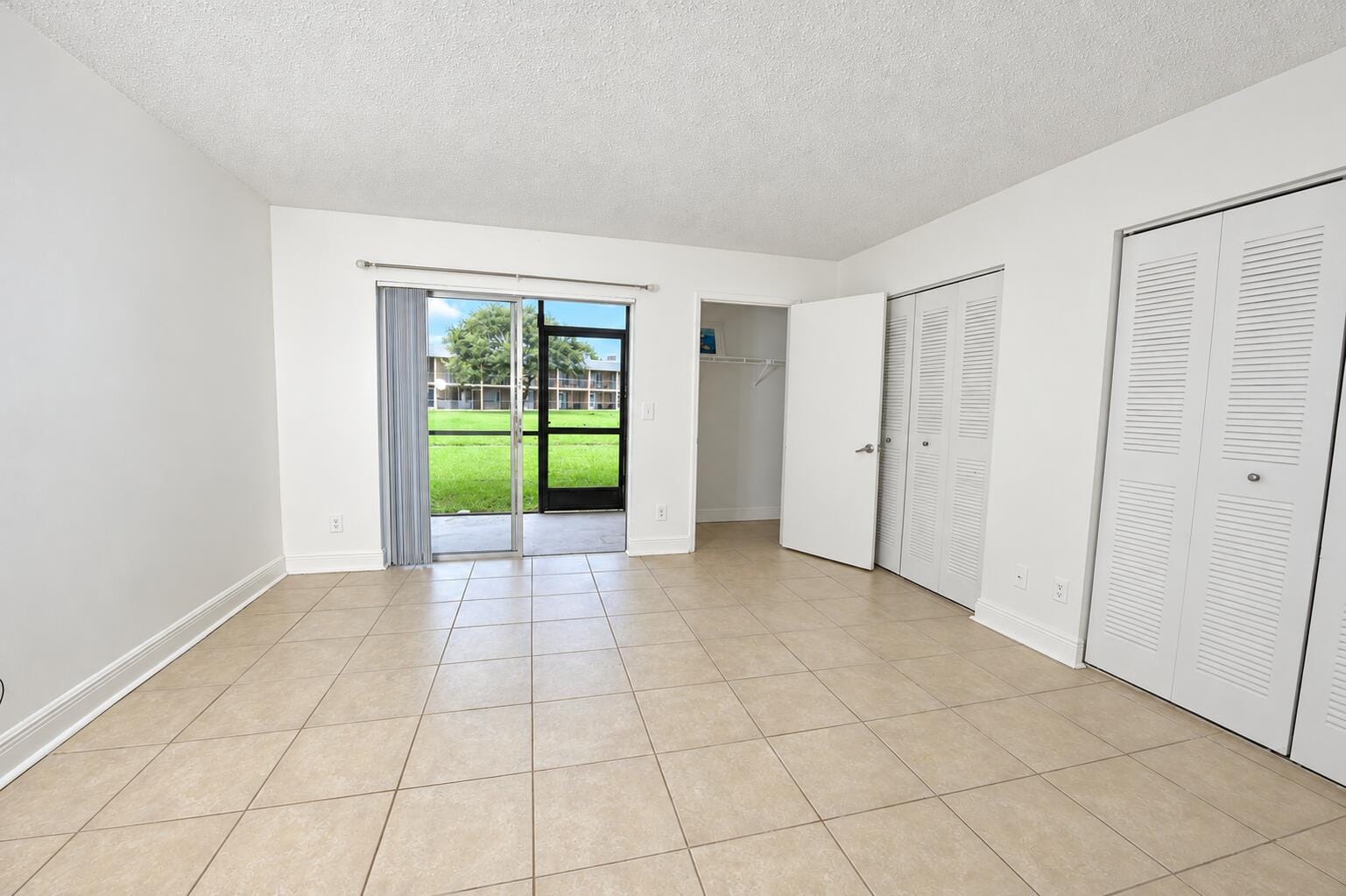 1604 Meadows Circle W, Boynton Beach, FL 33436 photo 14