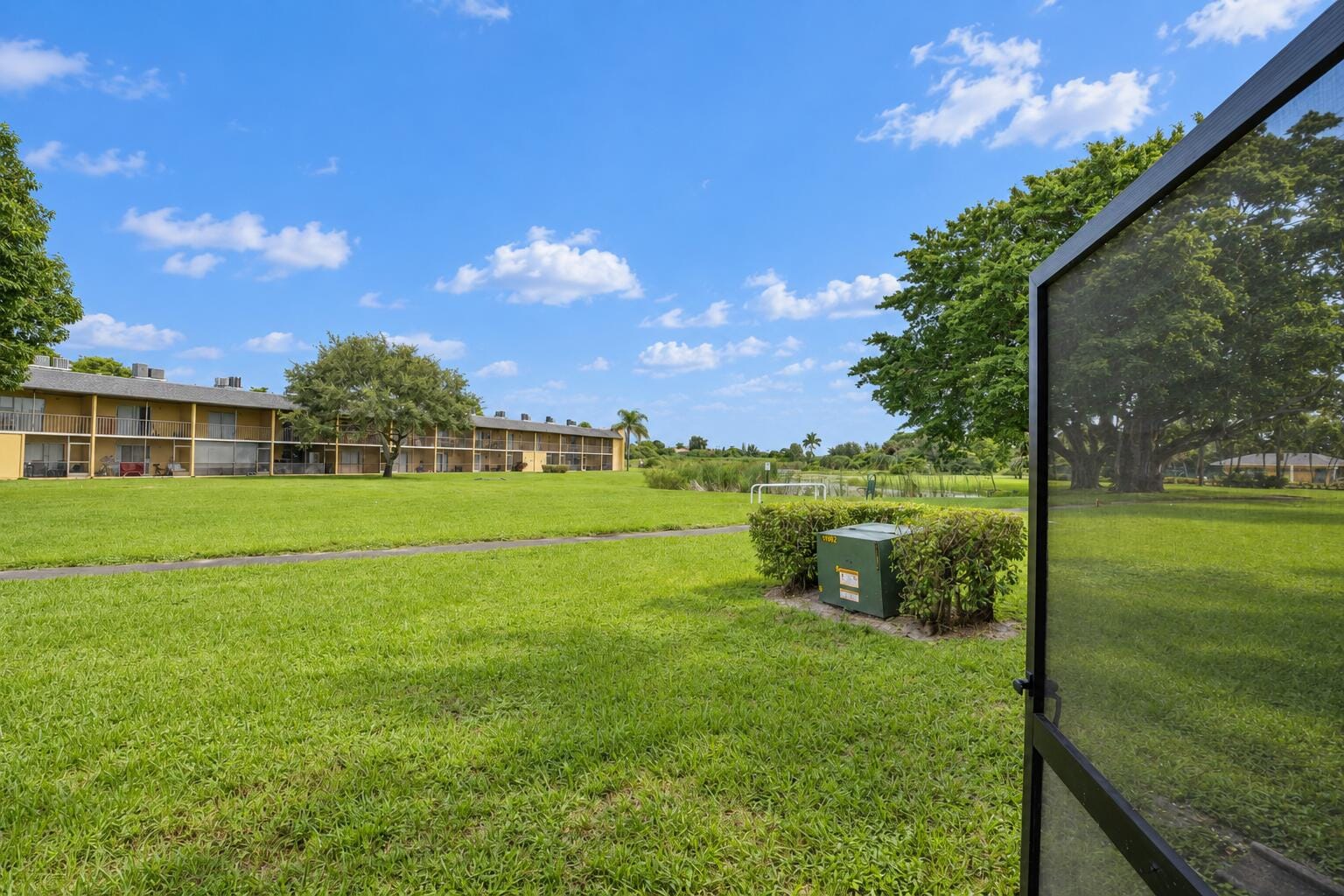 1604 Meadows Circle W, Boynton Beach, FL 33436 photo 16