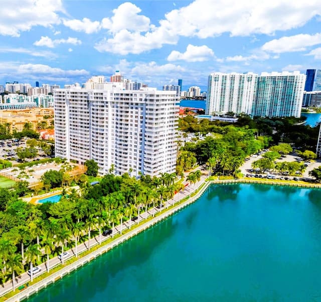 2801 NE 183rd Street 1805W, Aventura, FL 33160