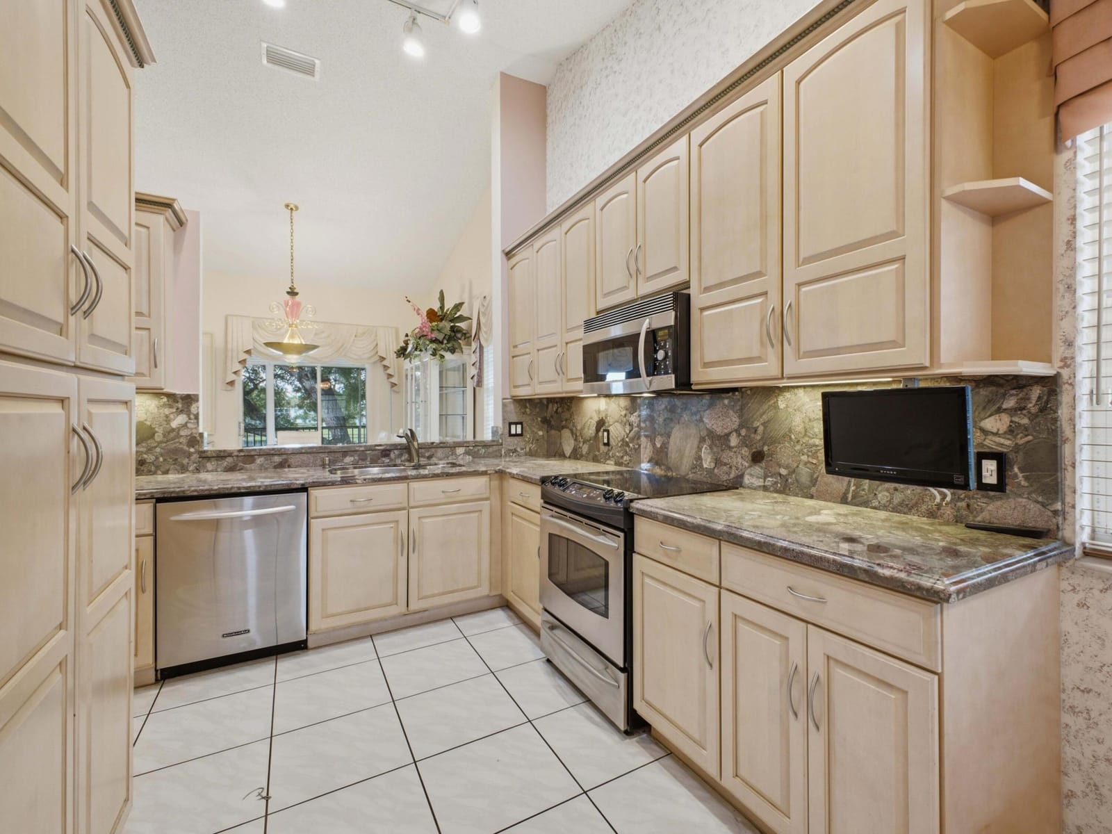 7881 WHISPERING PALMS Drive 202 — photo 7