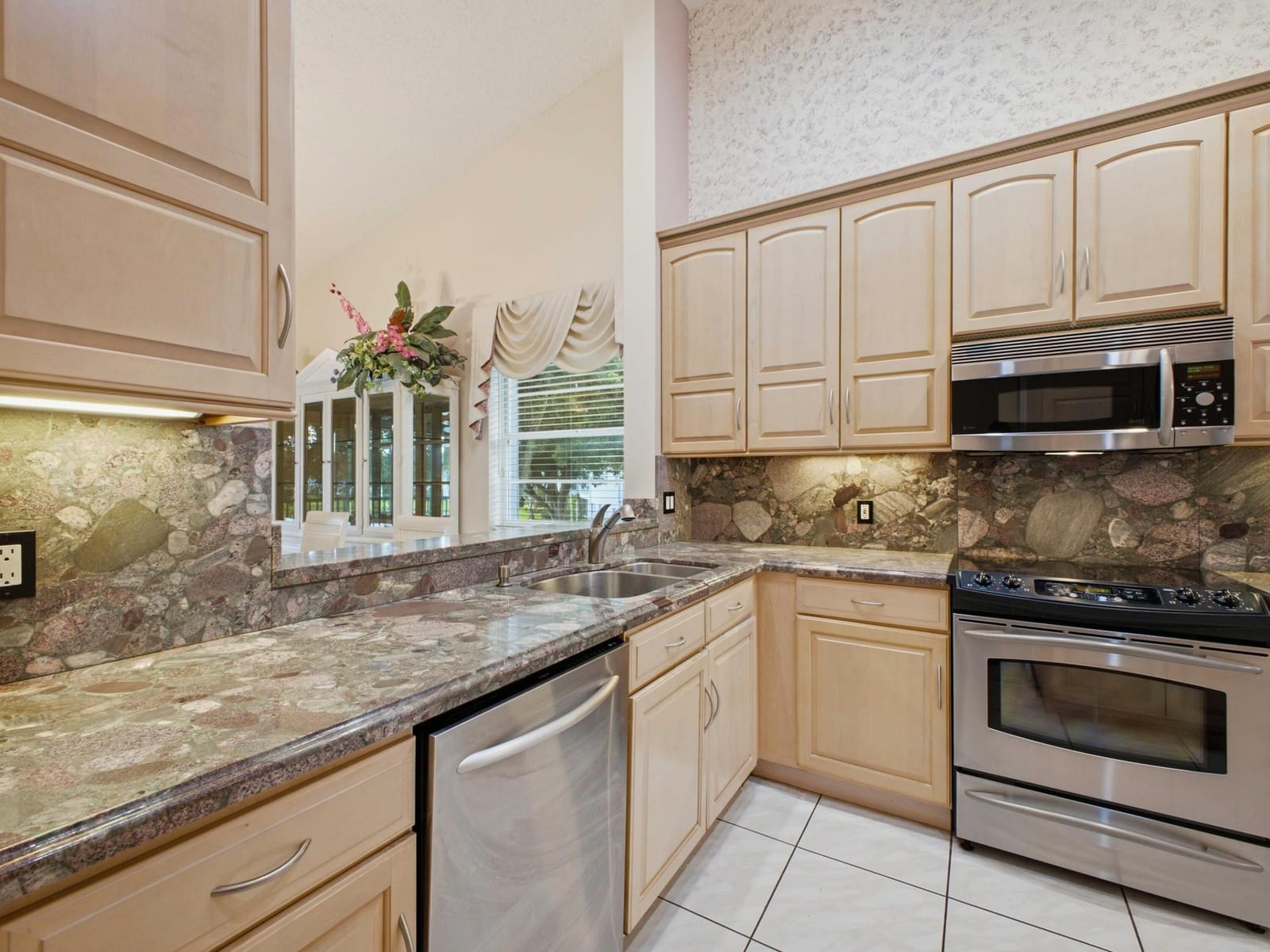 7881 WHISPERING PALMS Drive 202 — photo 8