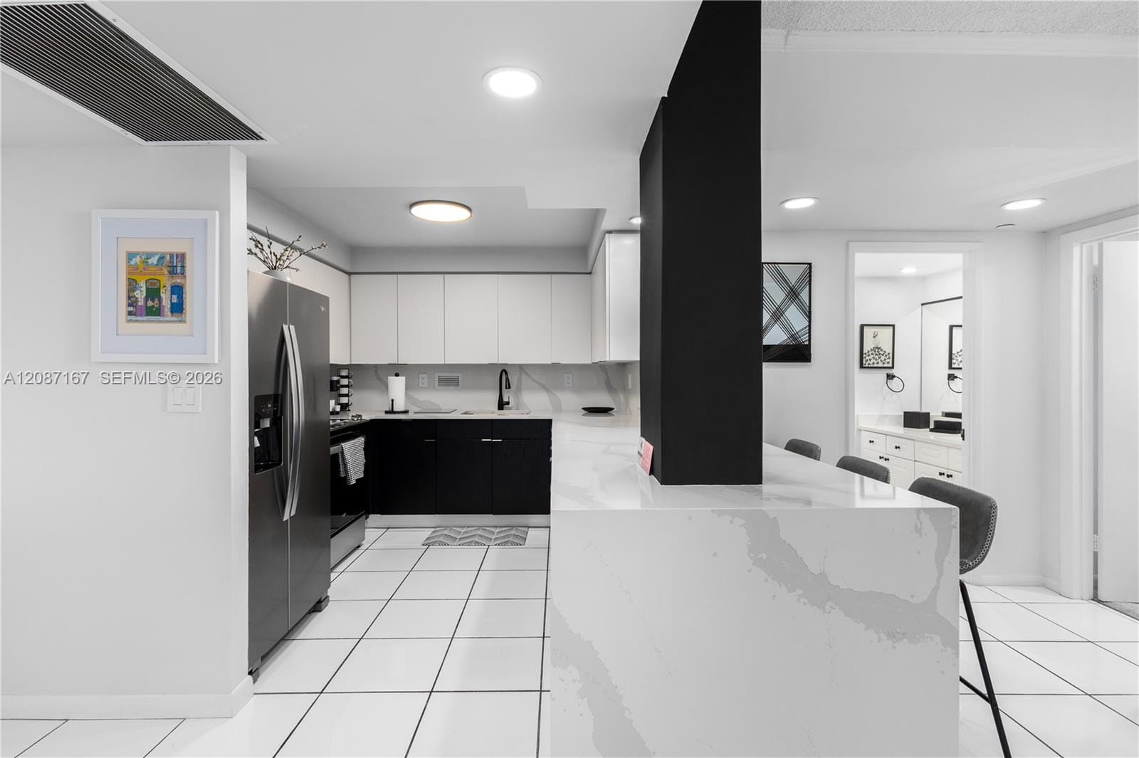 2301 Collins Avenue 1026 — photo 8