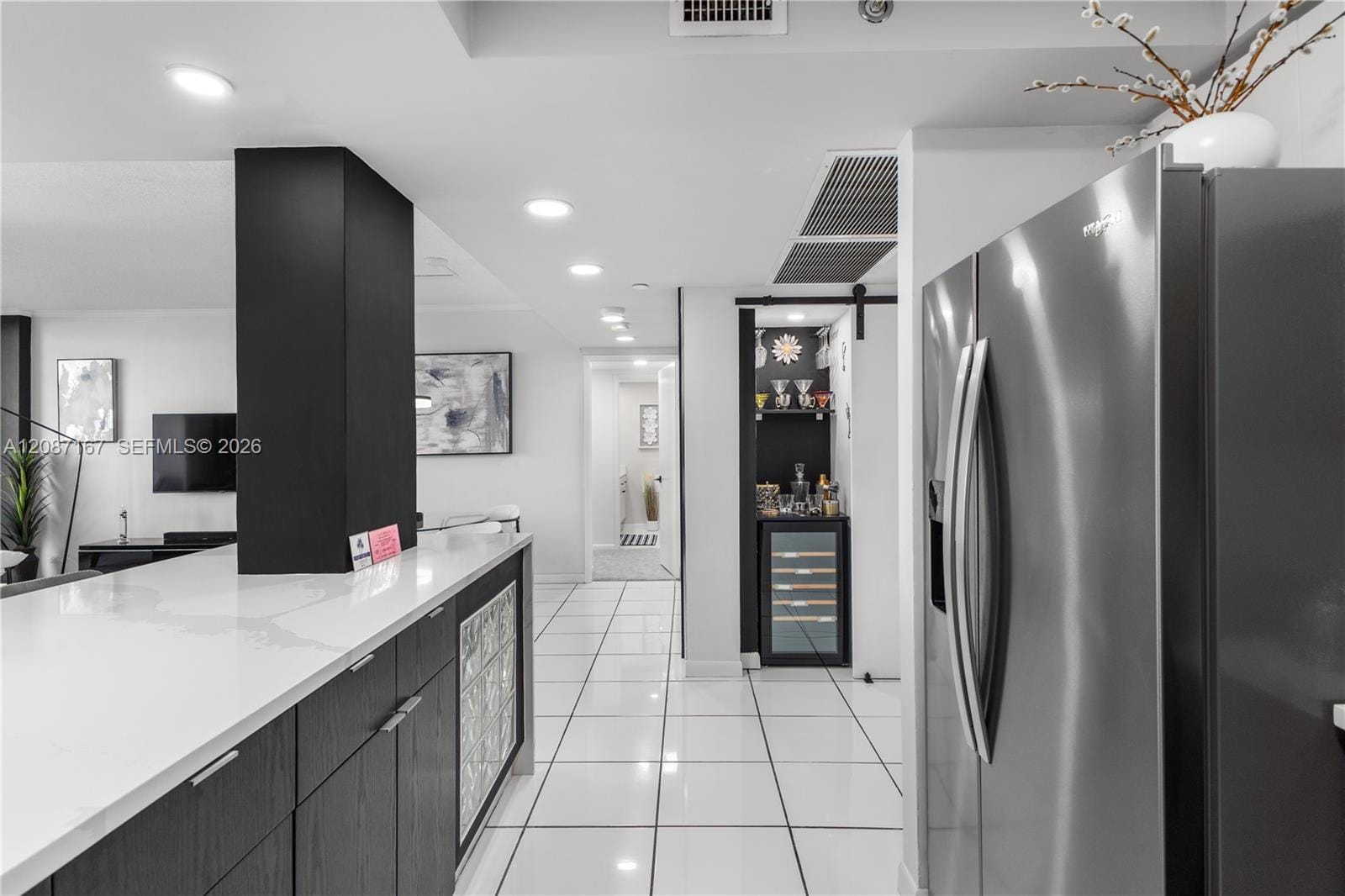 2301 Collins Avenue 1026 — photo 9