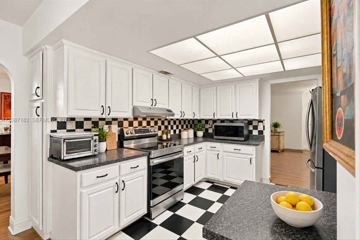 20120 Highland Lakes Boulevard, Miami, FL 33179 photo 13
