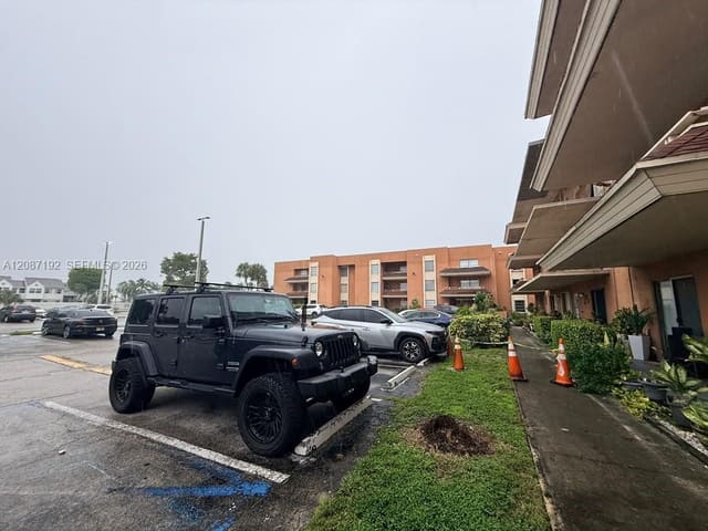 17530 NW 68th Avenue C4010, Hialeah, FL 33015