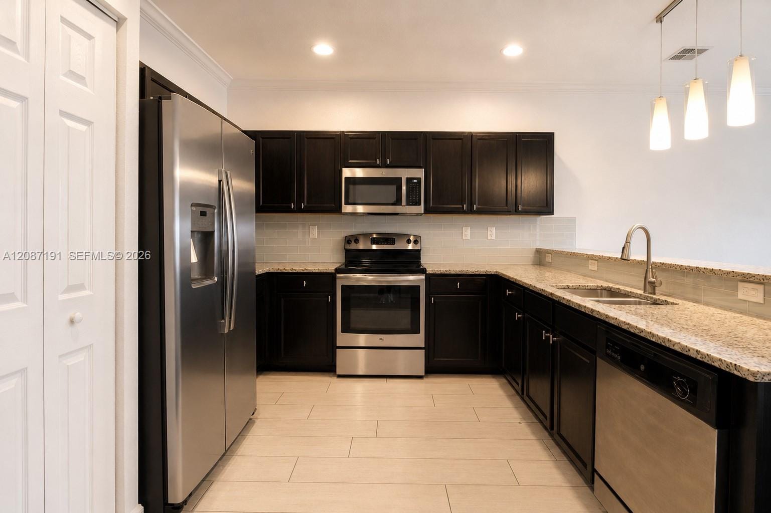 8954 W 35th Way, Hialeah, FL 33018 photo 9