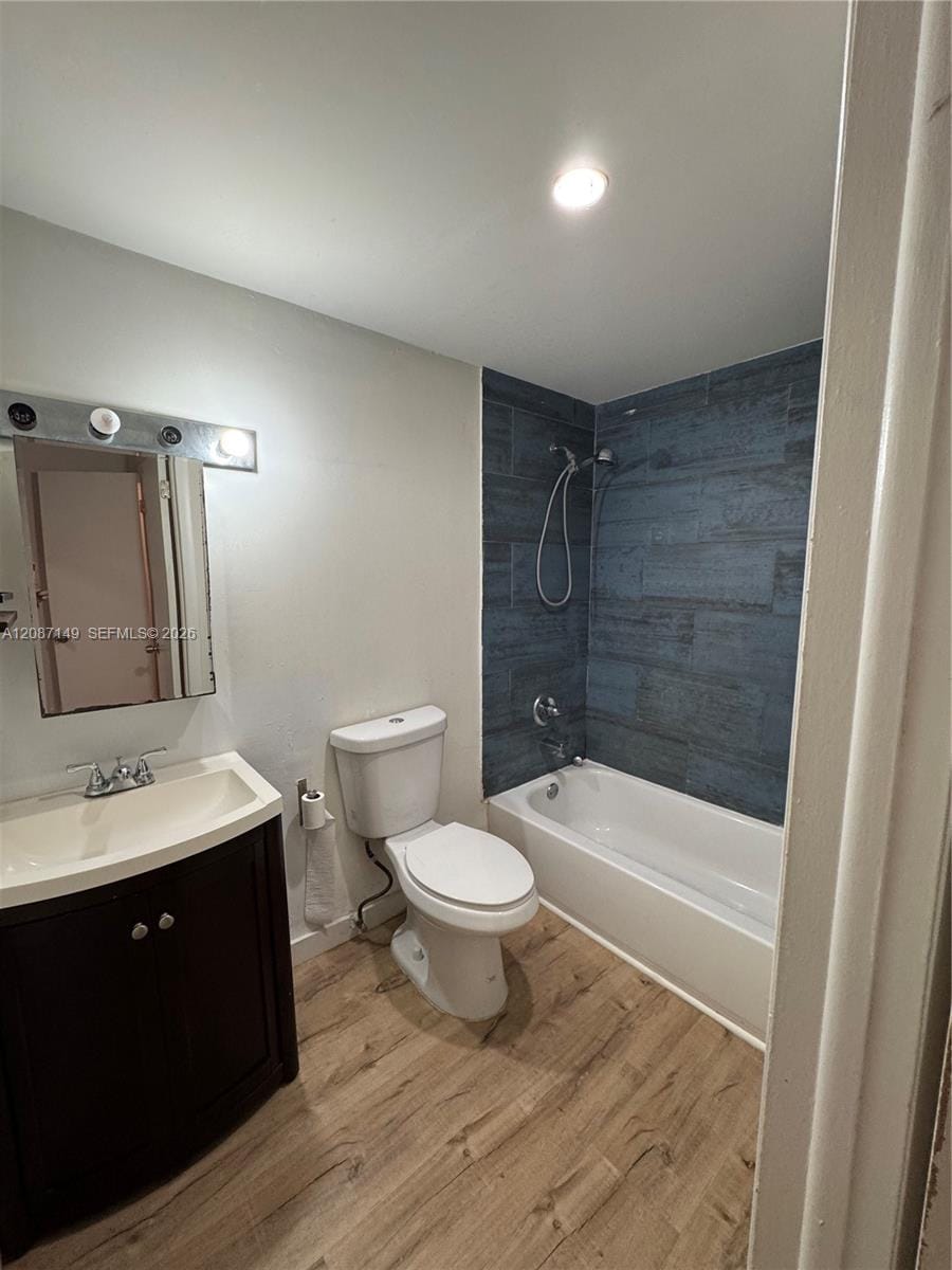 645 NE 121st Street 304, North Miami, FL 33161 photo 11