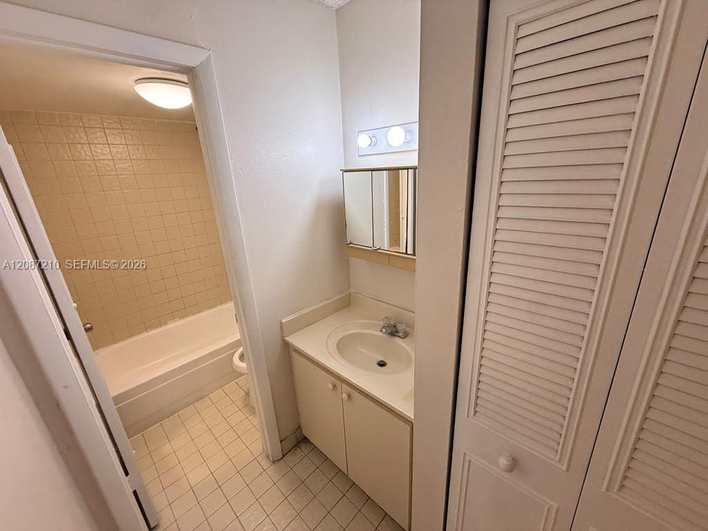4713 NW 7th Street 108-1 — photo 3
